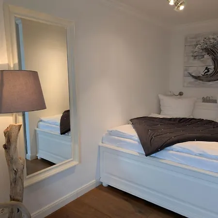 Haus Strandburg Apartment *